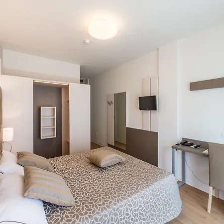 Mayer Hotel