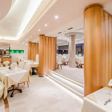 Отель Mayer Бибионе